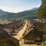 福島県の大内宿をイメージした横長の実写風写真