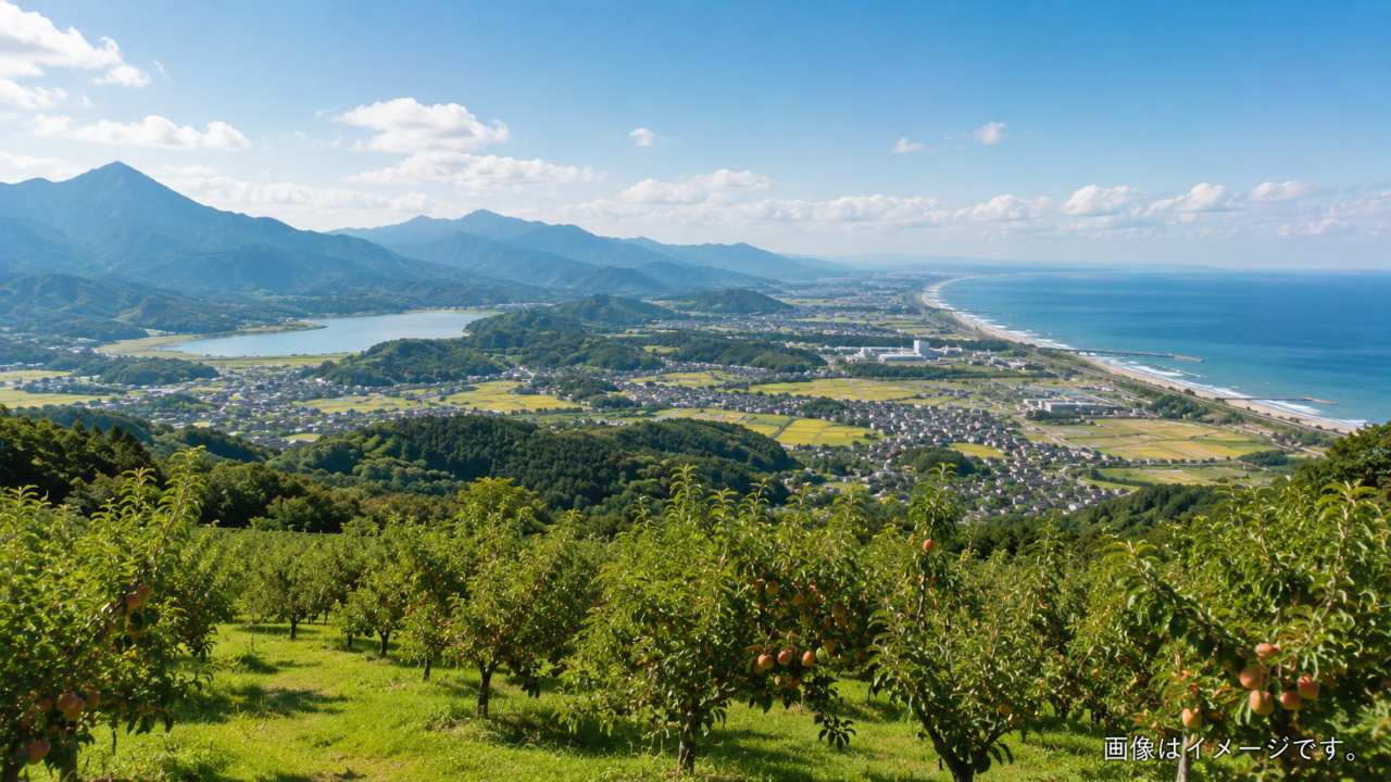 会津の山並み、中通りの果樹園、浜通りの海を一つの風景として表現した福島県の多彩な特徴